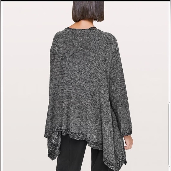 Lululemon Divinity Scarf Black / Heathered Core Medium Grey - Picture 2 of 8